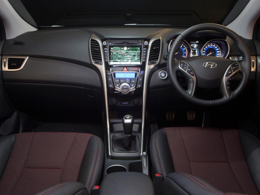  Hyundai i30 SR Concept 2012 года  (фото 3 из 4)